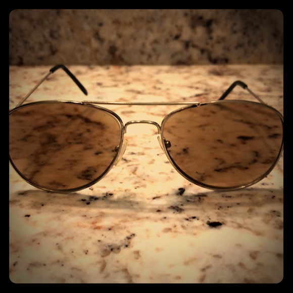 Gold aviator sunglasses brown lenses! Cute classic - Picture 1 of 6